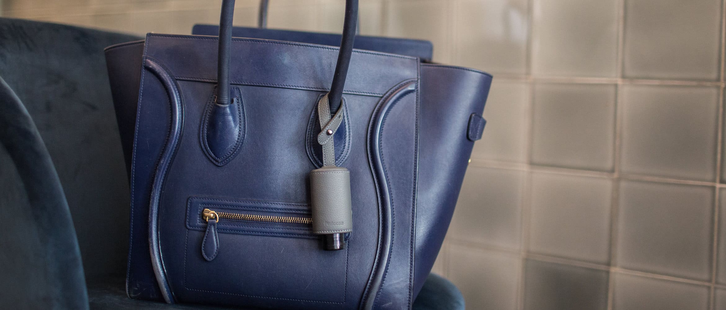 CarryME-Set Classic grau Hygiene Handgel blaue Tasche