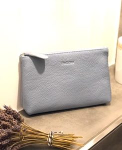 Leder Schminktasche CLEO klein hellblau Pericosa